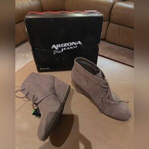 Arizona Jean Company Women's Tan Ankle Booties